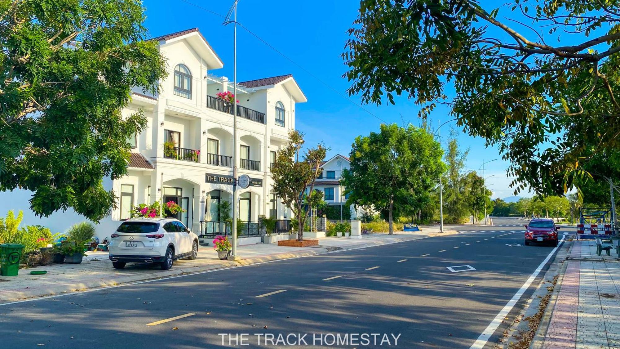 The Track Homestay - Near Bai Dai Beach Cam Lam Kültér fotó