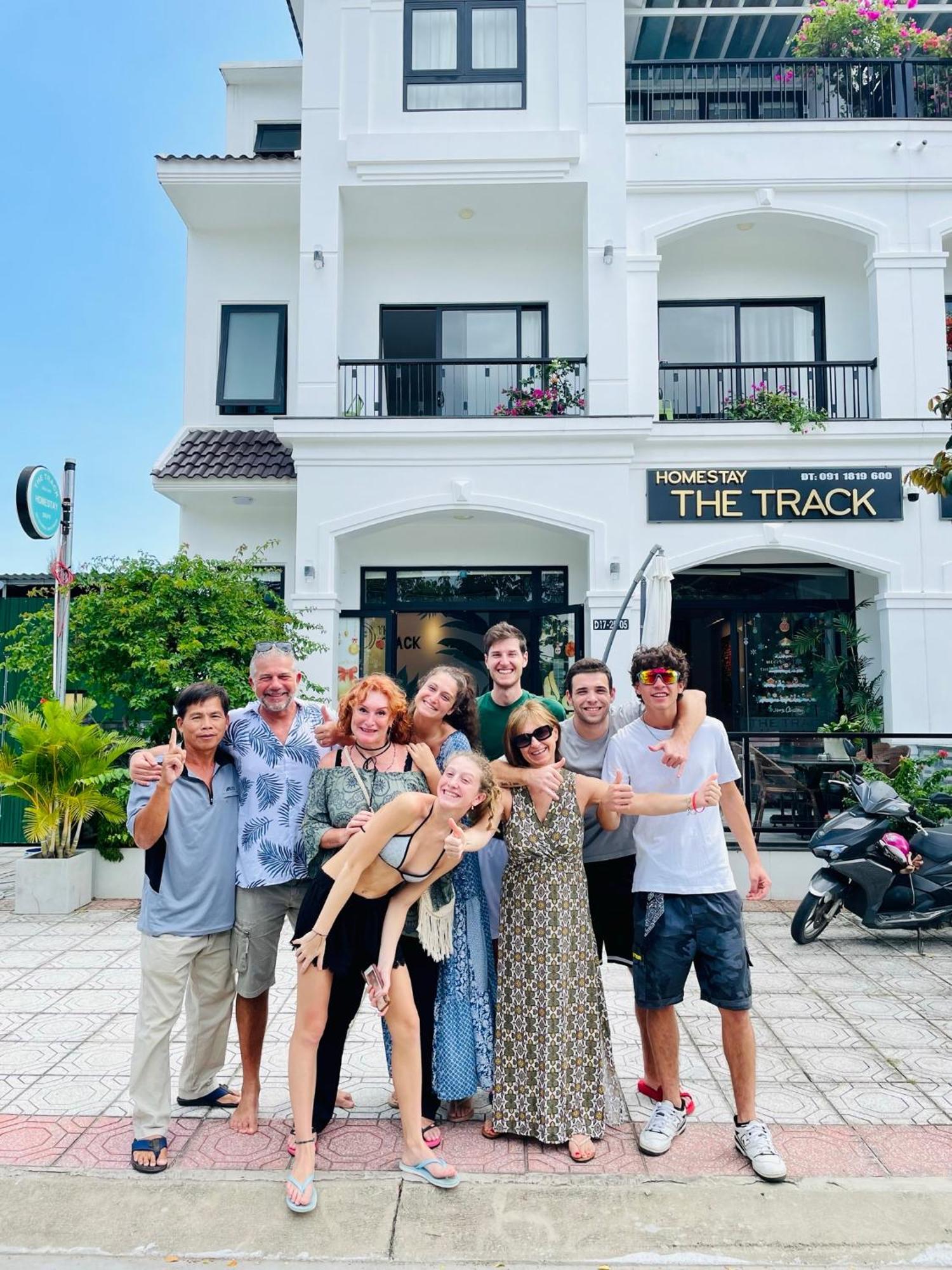 The Track Homestay - Near Bai Dai Beach Cam Lam Kültér fotó